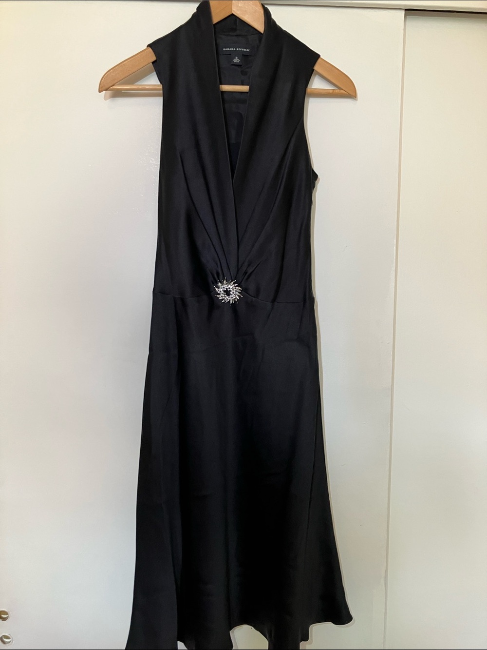 Banana Republic Black Sleeveless V-Neck Maxi Dress with Brooch